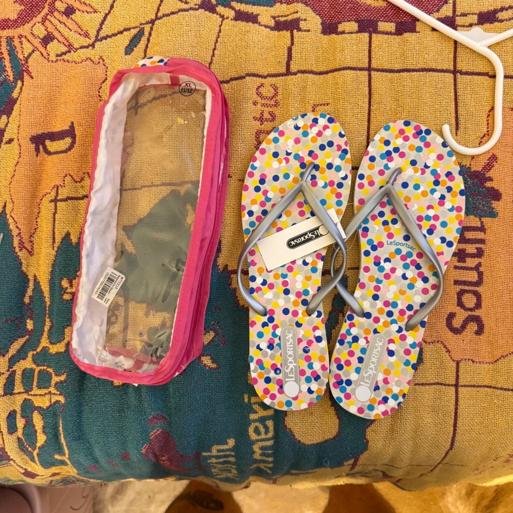 LeSportsac Women Flip Flops XL 11/12 New Twinkle Pewter Polka Dot Sandals Pouch